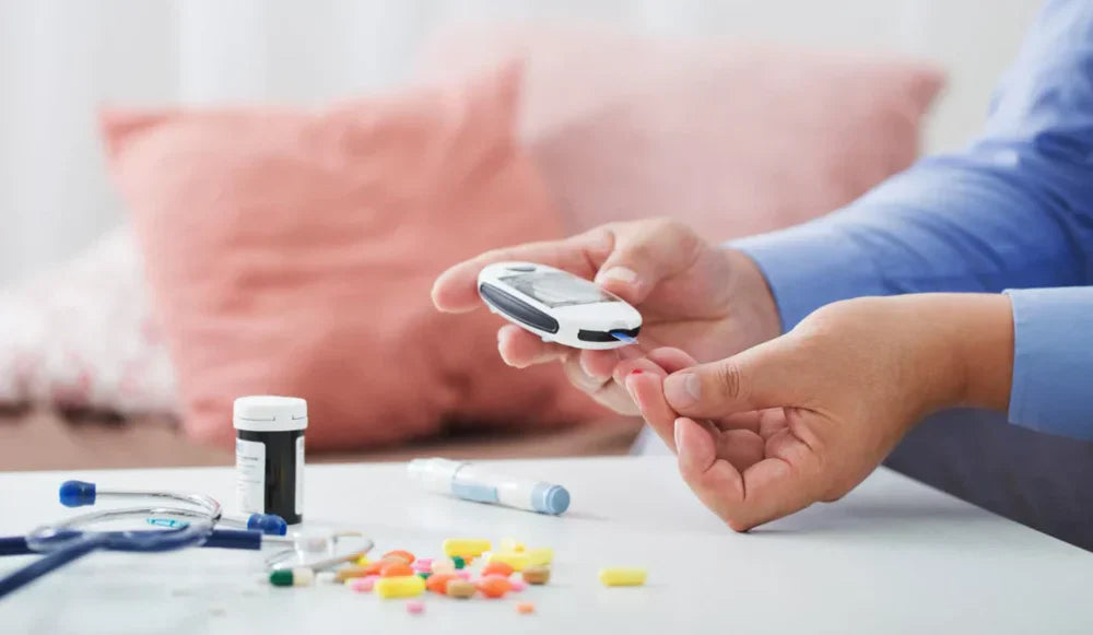 Blood glucose monitoring with diabetes medication and supplements for effective daily diabetes management